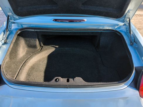 Used 2004 Ford Thunderbird image 47