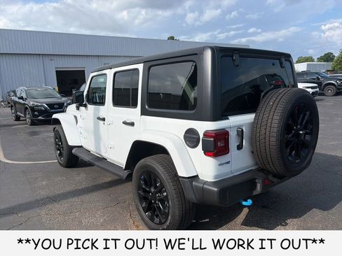 Used 2023 Jeep Wrangler Unlimited Sahara w/ Cold Weather Group AWD/4WD image 4
