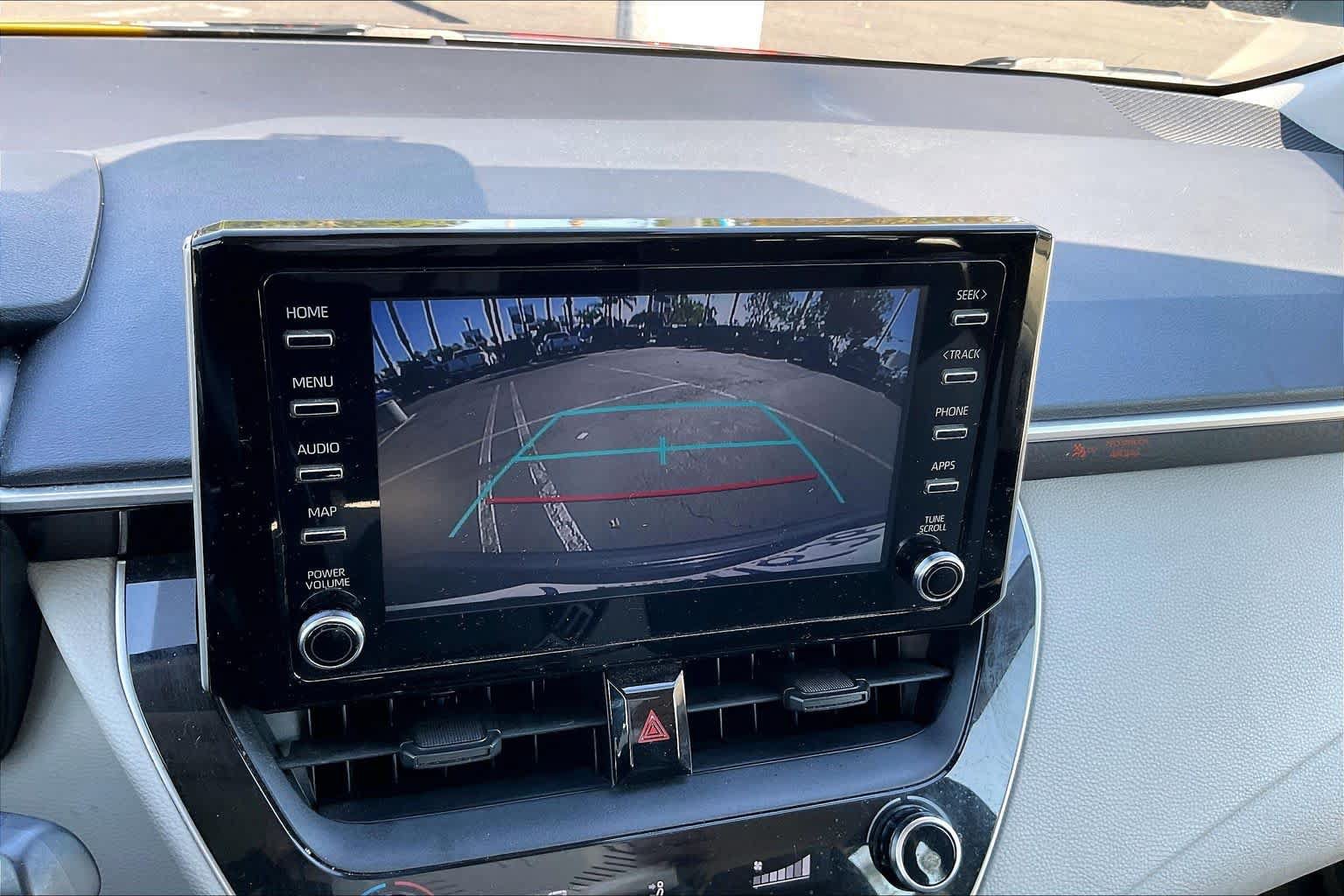 Used 2020 Toyota Corolla LE FWD image 24