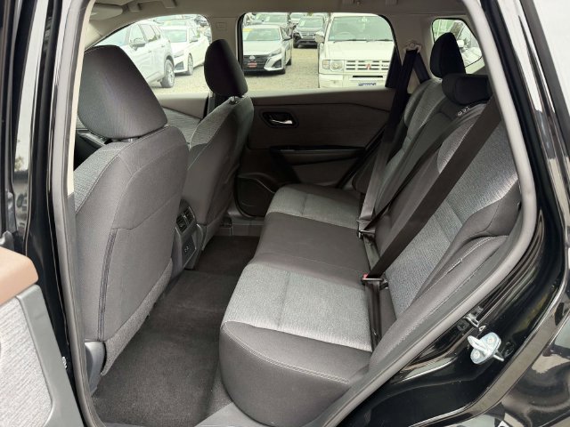 Used 2023 Nissan Rogue SV FWD image 13