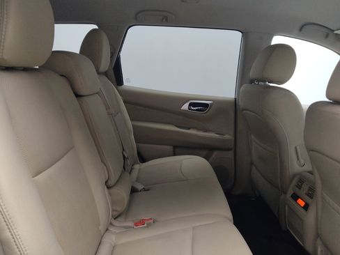 Used 2017 Nissan Pathfinder S FWD image 19