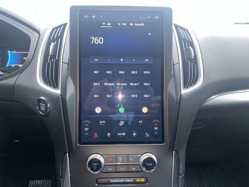 Used 2024 Ford Edge Titanium image 11