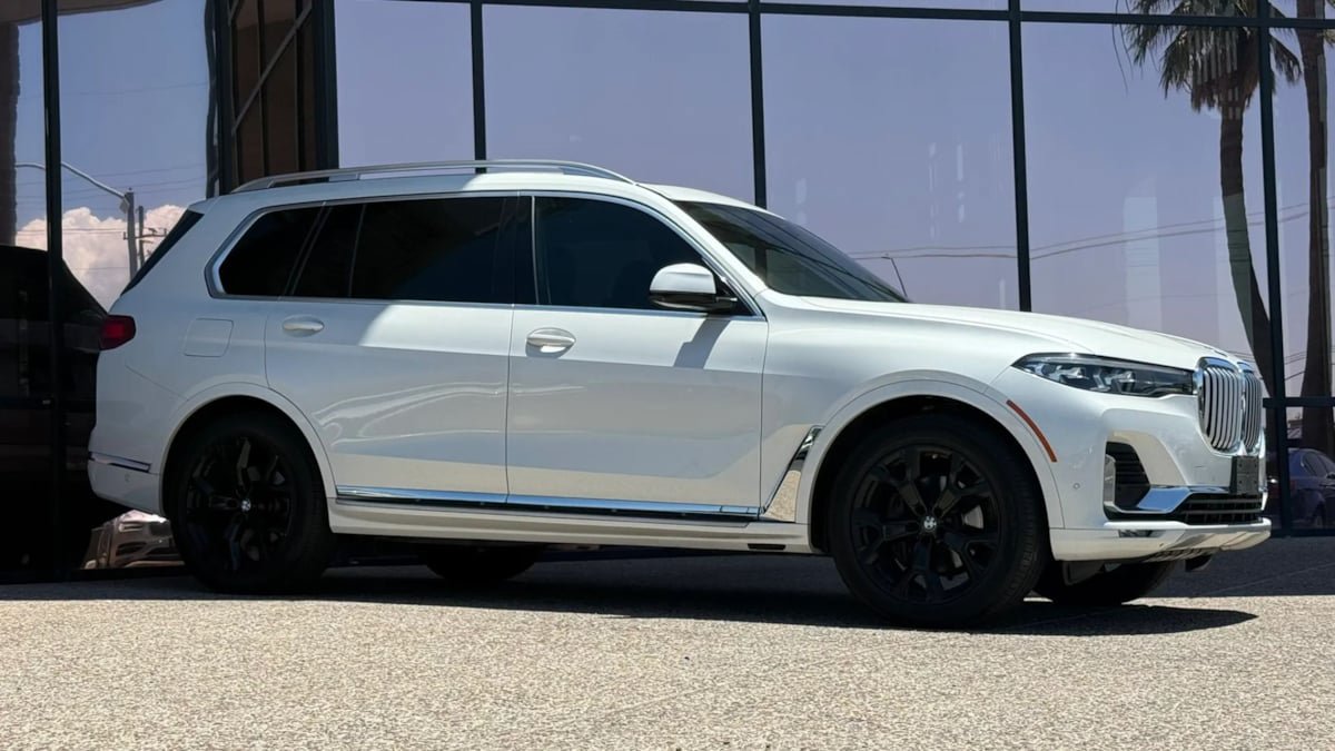 Used 2021 BMW X7 xDrive40i w/ Premium Package AWD/4WD image 16