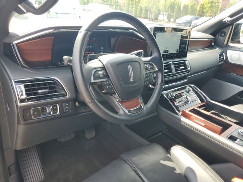 Certified 2023 Lincoln Navigator Reserve AWD/4WD image 13