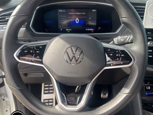 Used 2022 Volkswagen Tiguan SE R-Line AWD/4WD image 10