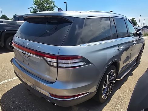 Used 2022 Lincoln Aviator Reserve w/ Equipment Group 201A AWD/4WD image 14