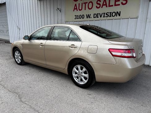 Used 2011 Toyota Camry LE image 6