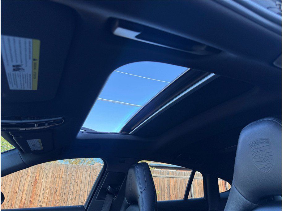 Used 2018 Porsche Panamera 4S AWD/4WD image 32