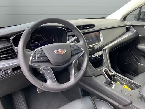 Used 2018 Cadillac XT5 Luxury w/ LPO, Sport Package image 12