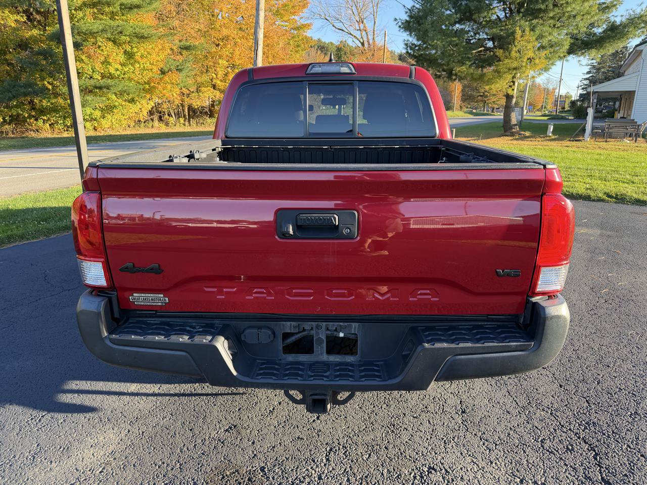 Used 2017 Toyota Tacoma SR5 w/ Tow Package AWD/4WD image 6