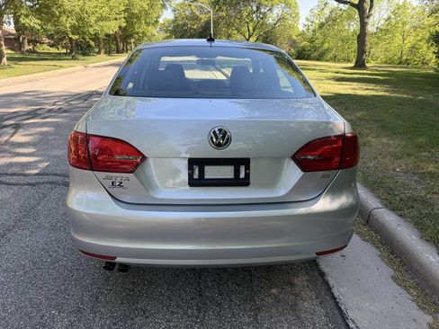 Used 2014 Volkswagen Jetta SE FWD image 4