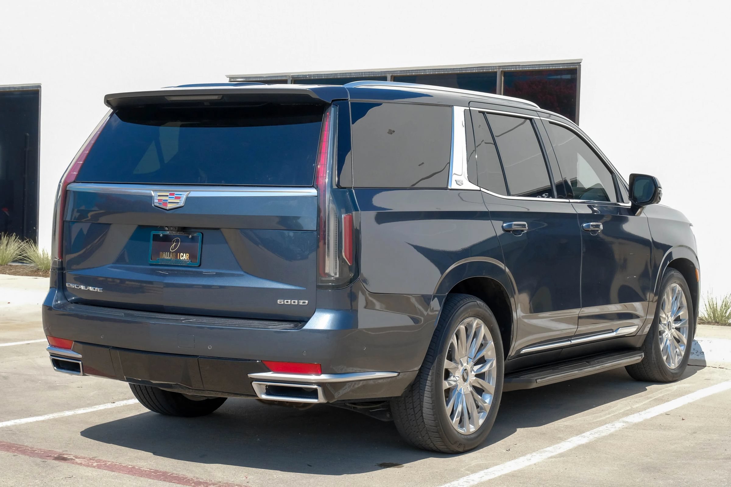 Used 2021 Cadillac Escalade Premium Luxury w/ Driver Assist Tech Package AWD/4WD image 10