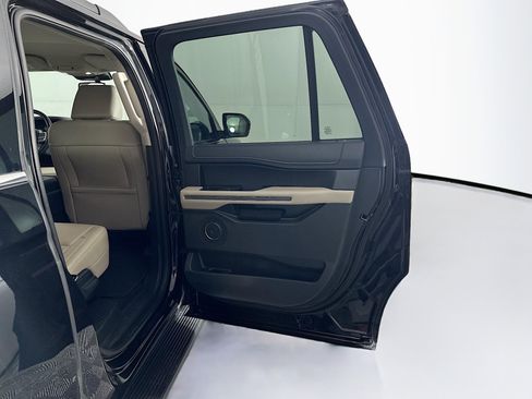 Used 2024 Ford Expedition Max XLT image 32