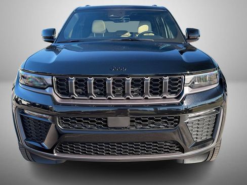 New 2026 Jeep Grand Cherokee Limited w/ Limited Altitude Package RWD image 9