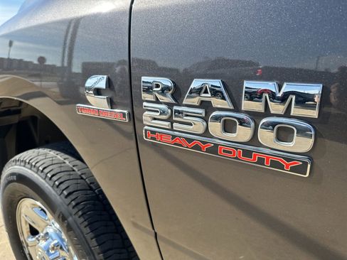 Used 2018 RAM 2500 Tradesman w/ Chrome Appearance Group image 12