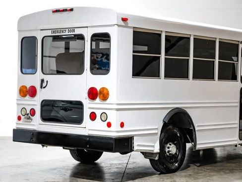 Used 2007 Chevrolet Express 3500 w/ School Bus Package image 17