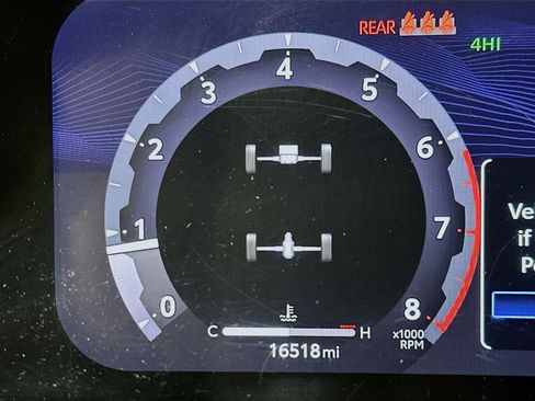 Used 2025 Toyota Tacoma TRD Off-Road image 19