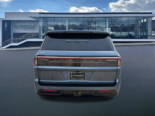 New 2027 Lincoln Navigator Premiere AWD/4WD image 7