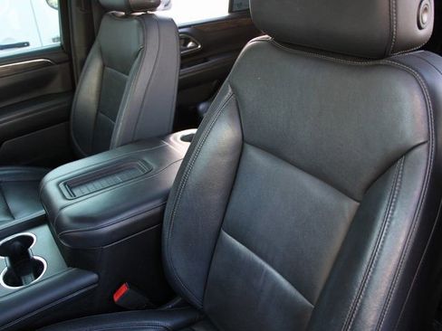 Used 2021 Chevrolet Tahoe LT w/ LT Signature Package image 5