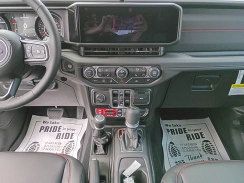 New 2026 Jeep Wrangler Unlimited Rubicon AWD/4WD image 12