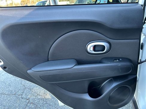 Used 2017 Kia Soul image 19