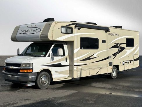 Used 2014 Chevrolet Express 4500 w/ RV Package image 3