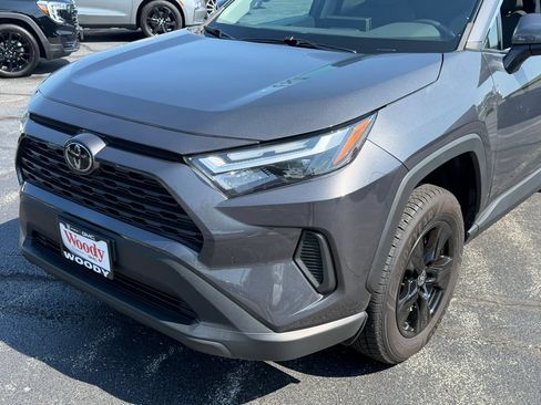 Used 2022 Toyota RAV4 XLE w/ XLE Grade Weather Package AWD/4WD image 25