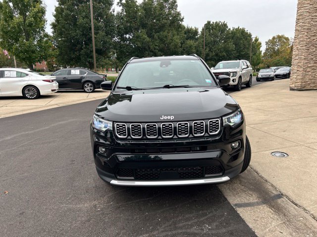 Used 2024 Jeep Compass Limited AWD/4WD image 2