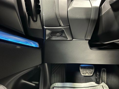 Used 2025 BMW X3 xDrive30i w/ M Sport Package image 17