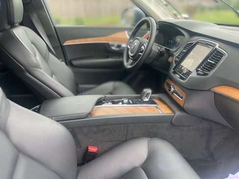 Used 2024 Volvo XC90 B6 Plus AWD/4WD image 41
