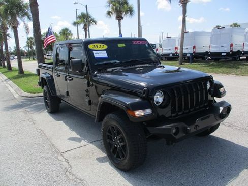 Used 2022 Jeep Gladiator Sport AWD/4WD image 1