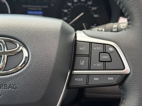 New 2026 Toyota Sienna XLE FWD image 31