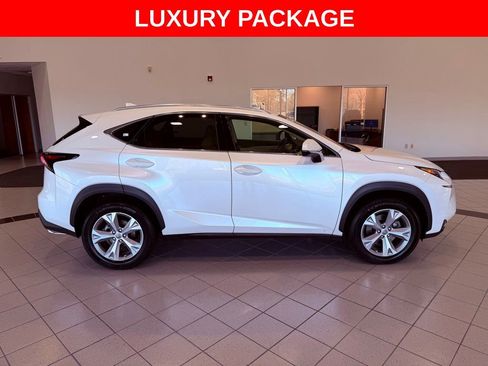 Used 2017 Lexus NX 200t FWD image 11