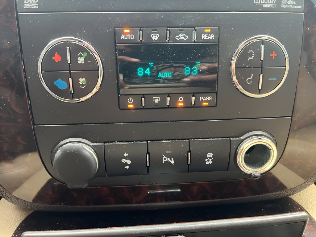 Used 2012 GMC Yukon Denali AWD/4WD image 31