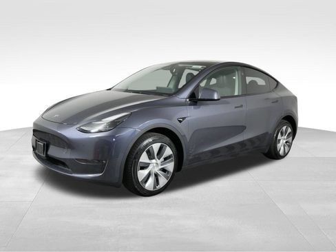 Used 2023 Tesla Model Y Long Range AWD/4WD image 5