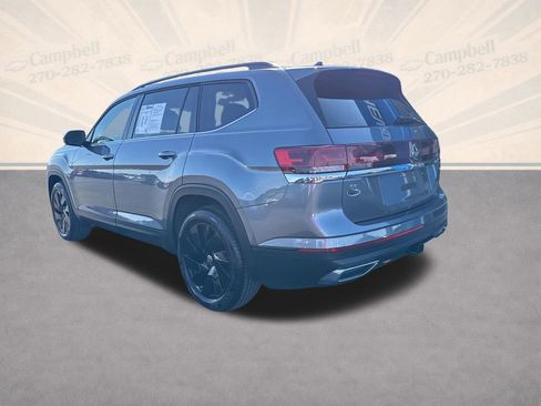 Used 2025 Volkswagen Atlas SE image 3
