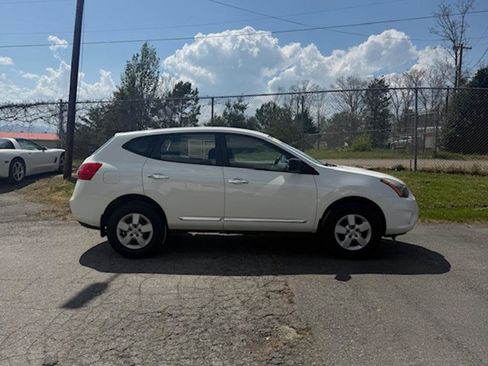 Used 2014 Nissan Rogue S image 3