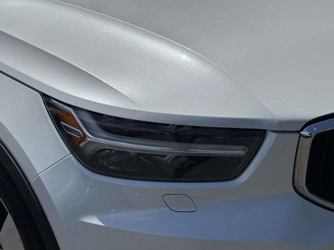 Used 2022 Volvo XC40 T5 Momentum w/ Premium Package AWD/4WD image 12