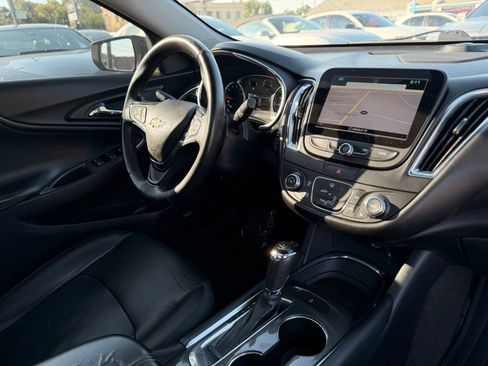 Used 2017 Chevrolet Malibu LT w/ Leather Package FWD image 23