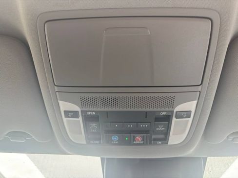 Used 2018 Acura MDX w/ Technology Package AWD/4WD image 36