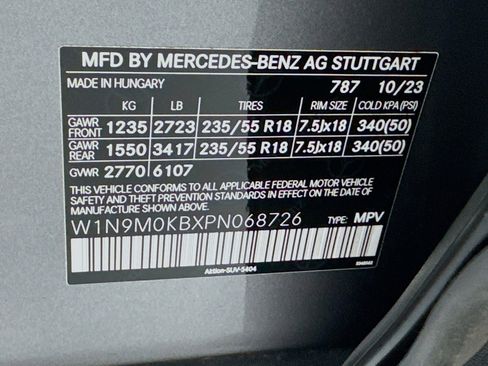 Used 2023 Mercedes-Benz EQB 300 4MATIC image 25