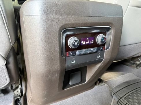 Used 2022 Chevrolet Tahoe LT w/ Luxury Package AWD/4WD image 32