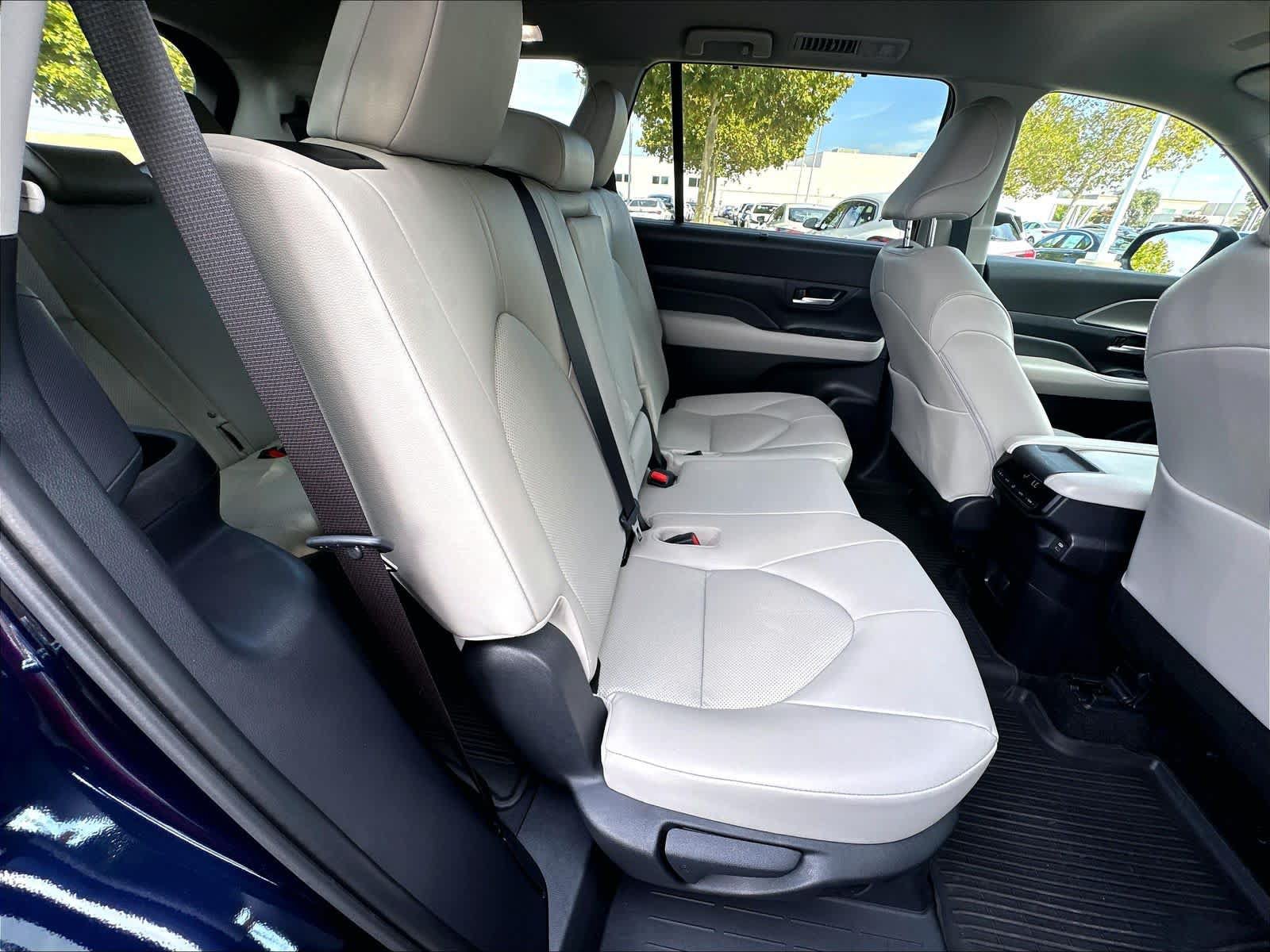 Used 2026 Toyota Grand Highlander AWD Hybrid image 28