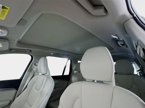Used 2025 Volvo XC90 B6 Plus w/ Protection Package Premier AWD/4WD image 15
