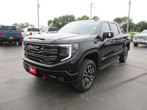 Certified 2025 GMC Sierra 1500 AT4 w/ AT4 Premium Package AWD/4WD image 13