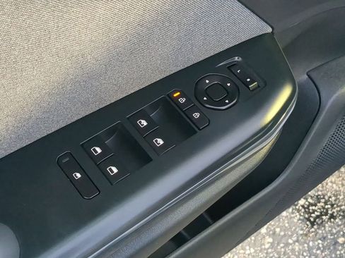 Used 2025 Kia K4 EX image 25