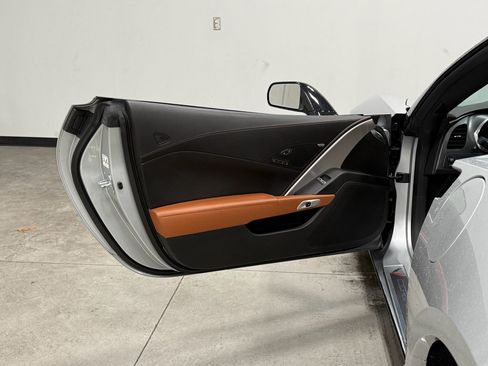 Used 2014 Chevrolet Corvette Z51 2LT w/ 2LT Preferred Equipment Group image 9