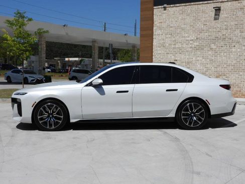 Used 2024 BMW 740i RWD image 24
