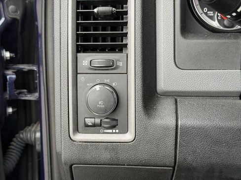 Used 2018 RAM 1500 Express w/ Express Value Package image 19