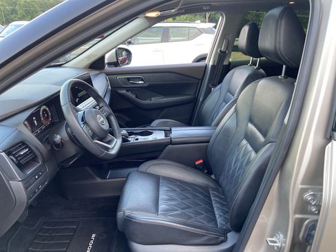 Certified 2023 Nissan Rogue Platinum w/ Platinum Premium Package FWD image 11